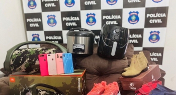 Mulher é presa suspeita de furtar cartão de idoso e comprar R$ 17 mil em produtos eletrônicos, roupas e sapatos